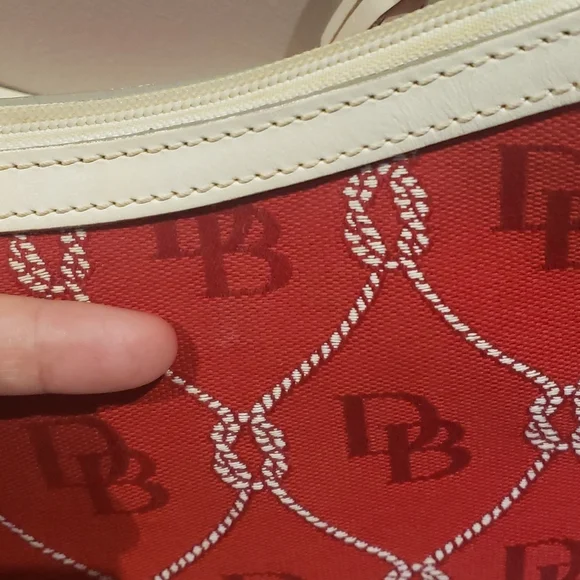 ❣️💫MARK DOWN💫❣️Dooney & Bourke Bag - Picture 6 of 10
